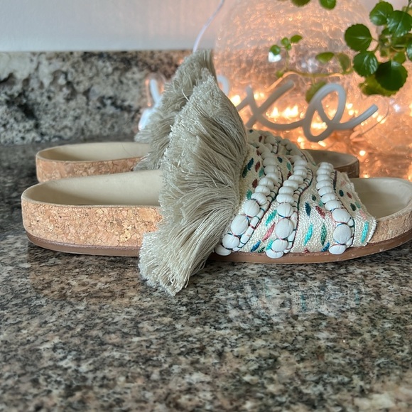 Chloe’ Fringe Nolan Slides - Picture 5 of 10